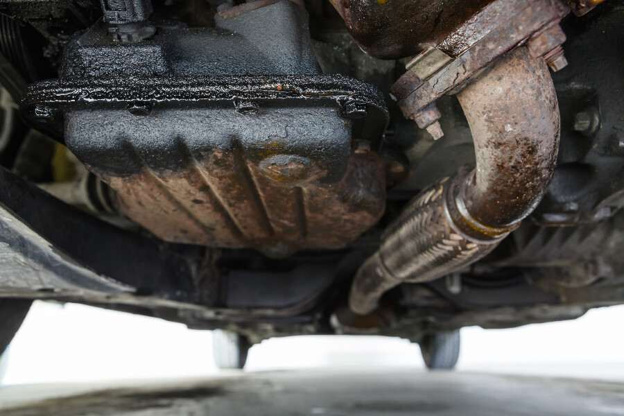 Engine Oil Leaks Causes Effects Reliable Oil Change In Kyle Tx