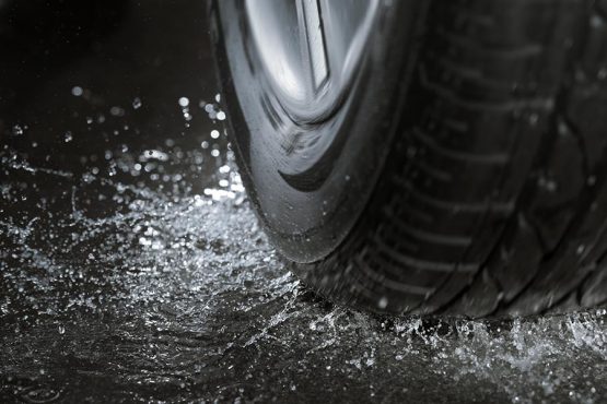 How to avoid hydroplaning - Reliable Automotive